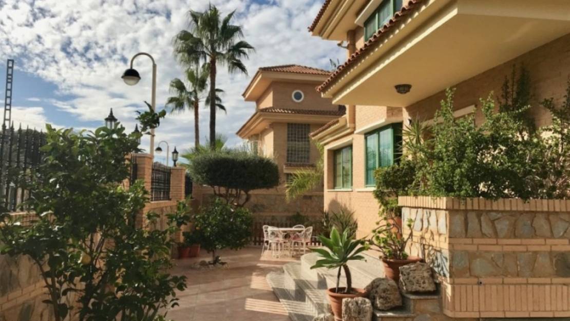Sale - Villa - Benidorm - Benidorm Centro