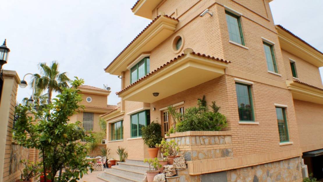 Sale - Villa - Benidorm - Benidorm Centro