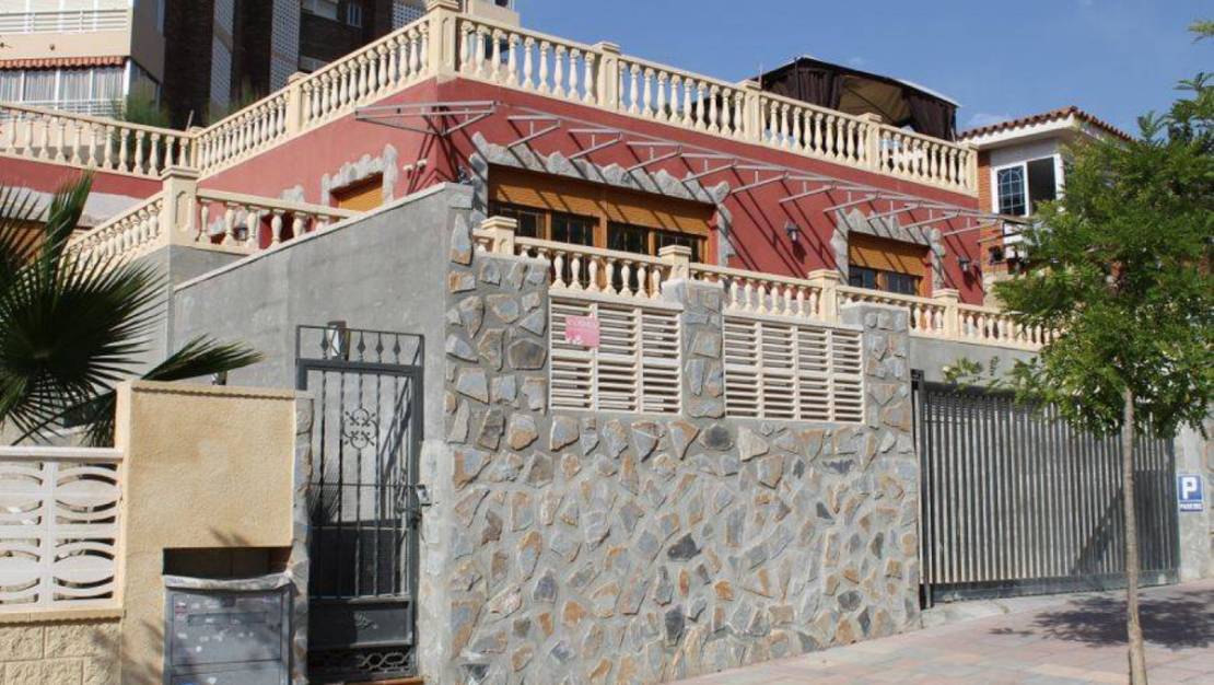 Sale - Villa - Benidorm - Benidorm Centro
