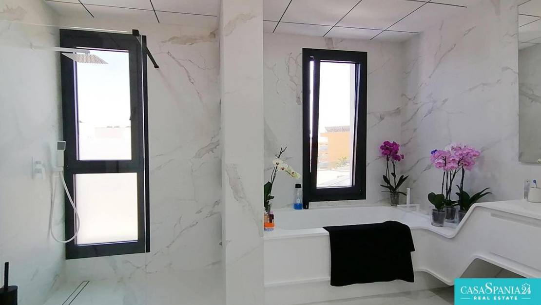 Sale - Villa - Benidorm - Benidorm Centro
