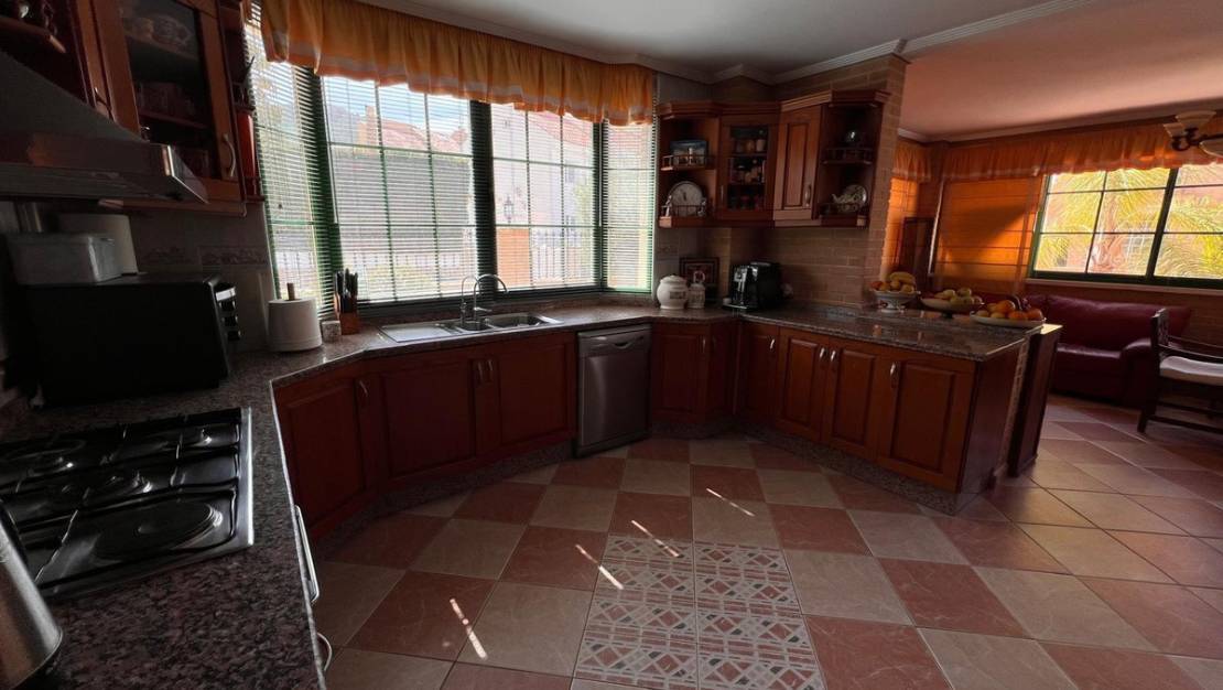 Sale - Villa - Benidorm - Benidorm Centro