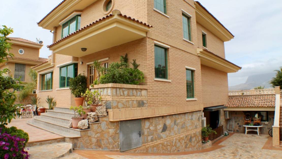 Sale - Villa - Benidorm - Benidorm Centro