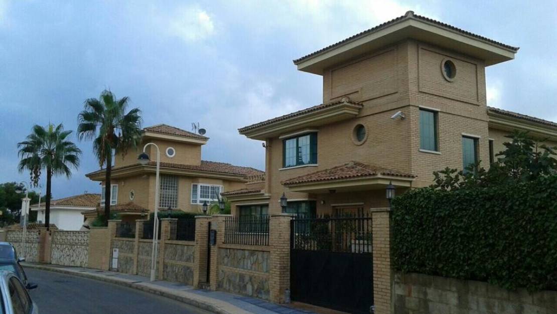 Sale - Villa - Benidorm - Benidorm Centro