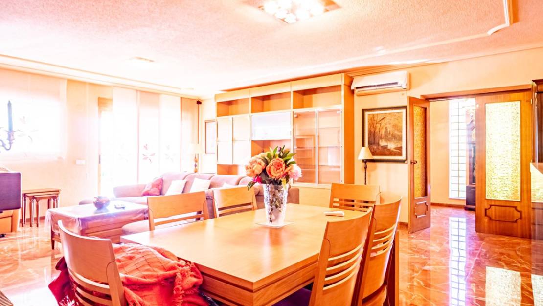 Sale - Villa - Benidorm - Benidorm Centro