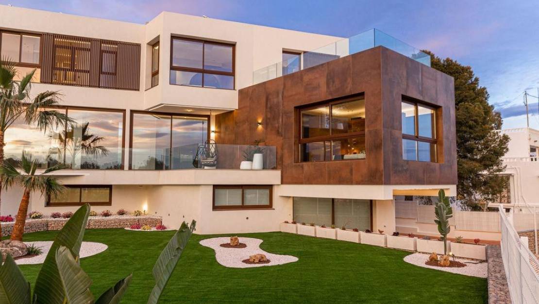 Sale - Villa - Benidorm - Benidorm Centro