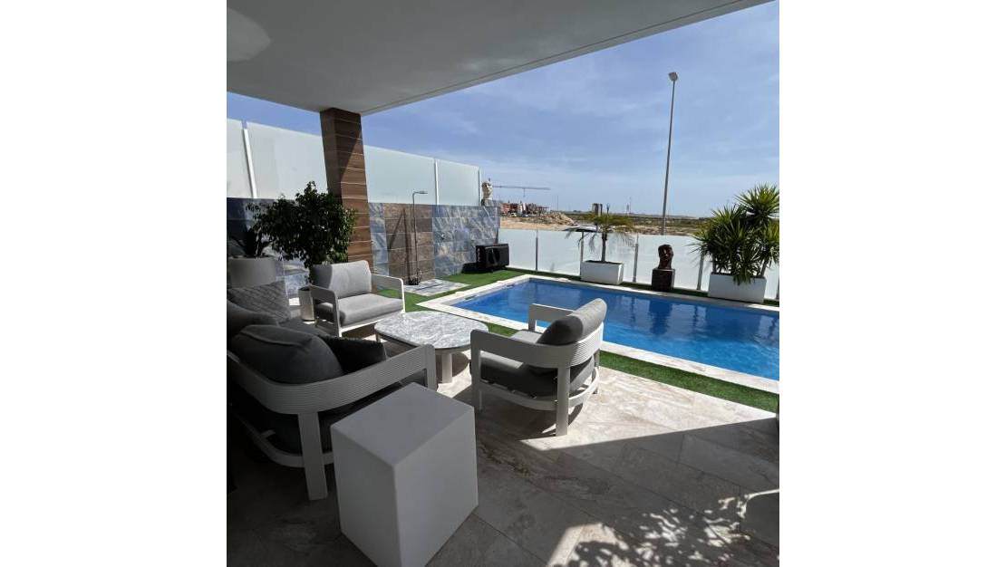 Sale - Villa - Benidorm - Urb Entre Naranjos