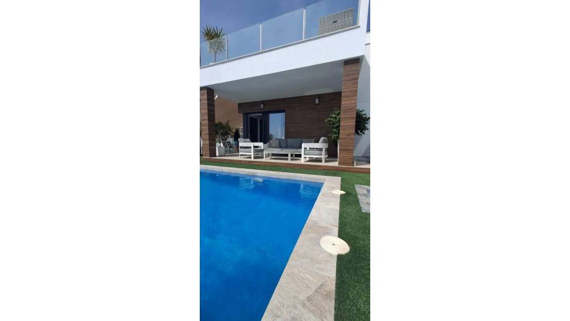Sale - Villa - Benidorm - Urb Entre Naranjos