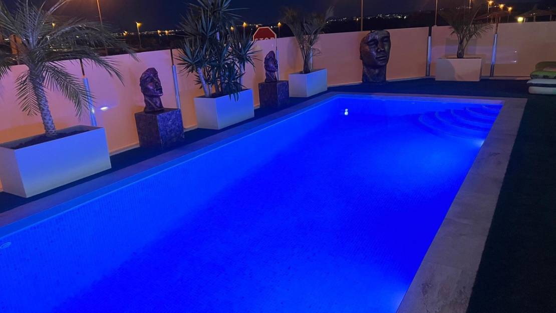 Sale - Villa - Benidorm - Urb Entre Naranjos