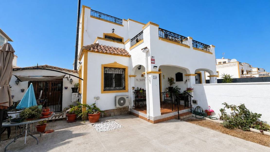 Sale - Villa - Benidorm - Urb Entre Naranjos