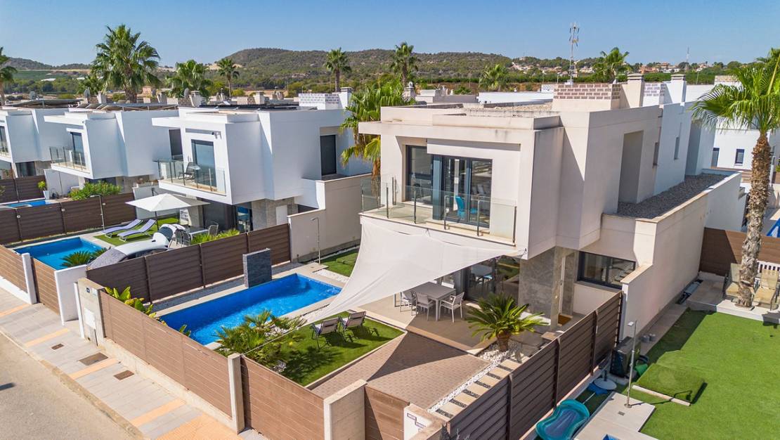 Sale - Villa - Benidorm - Urb Entre Naranjos