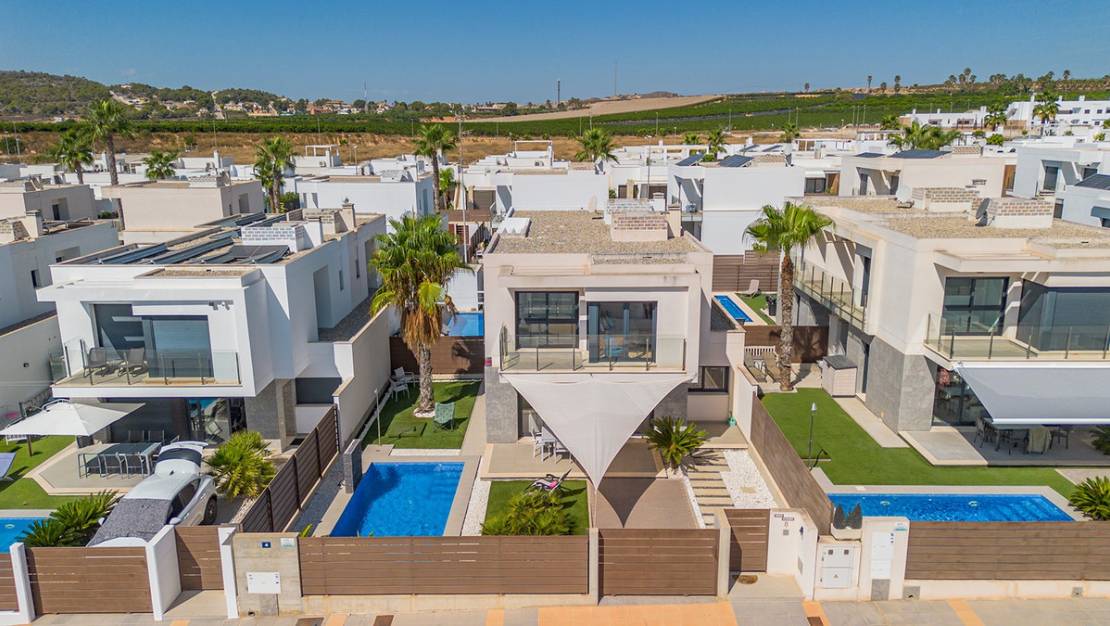 Sale - Villa - Benidorm - Urb Entre Naranjos