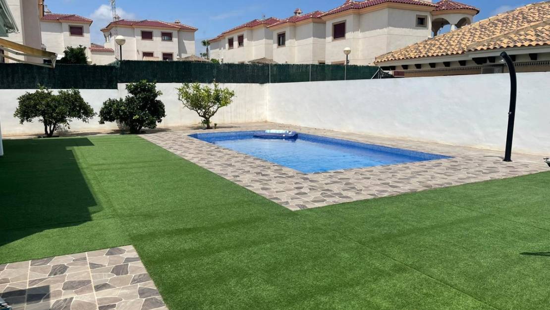 Sale - Villa - Bigastro