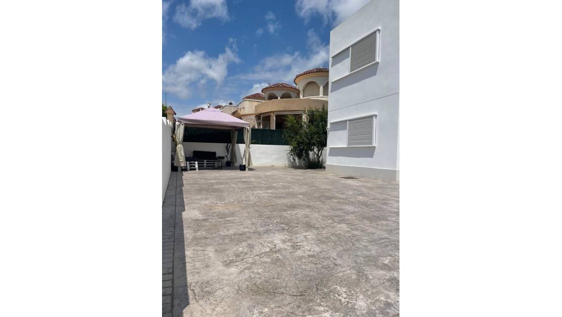 Sale - Villa - Bigastro