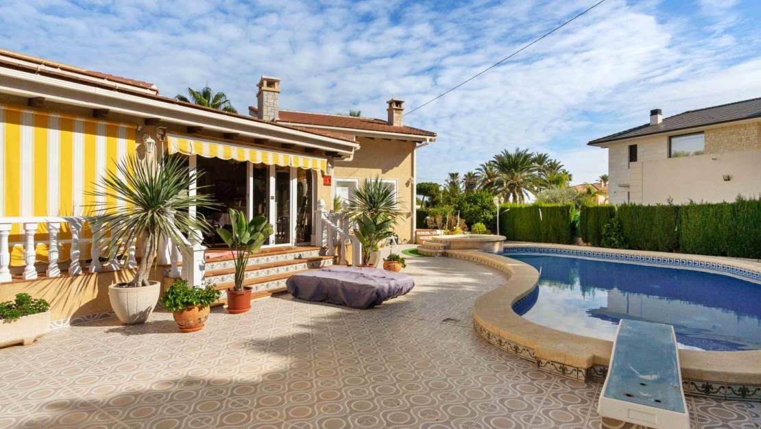 Sale - Villa - Cabo Roig - MUY CERCA DE LA PLAYA