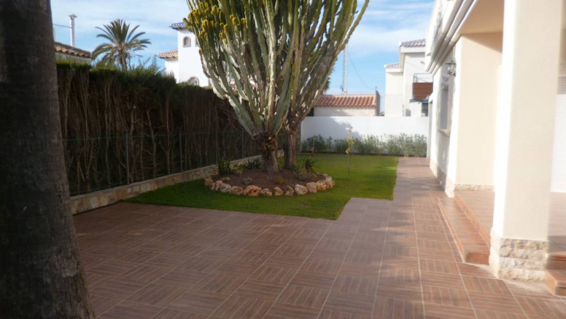 Sale - Villa - Cabo Roig