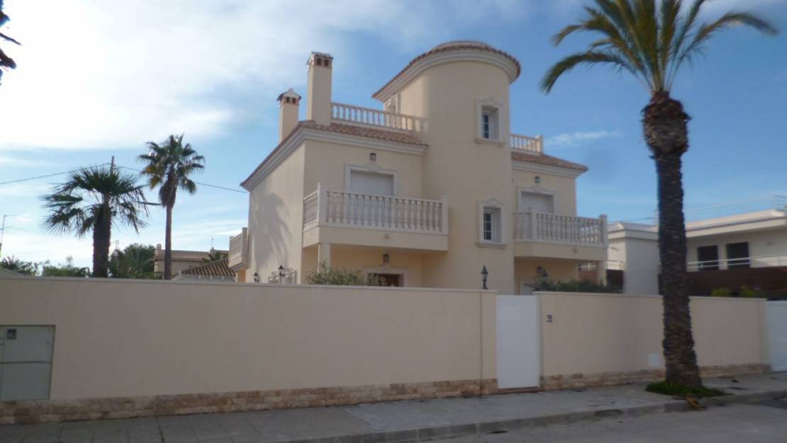 Sale - Villa - Cabo Roig