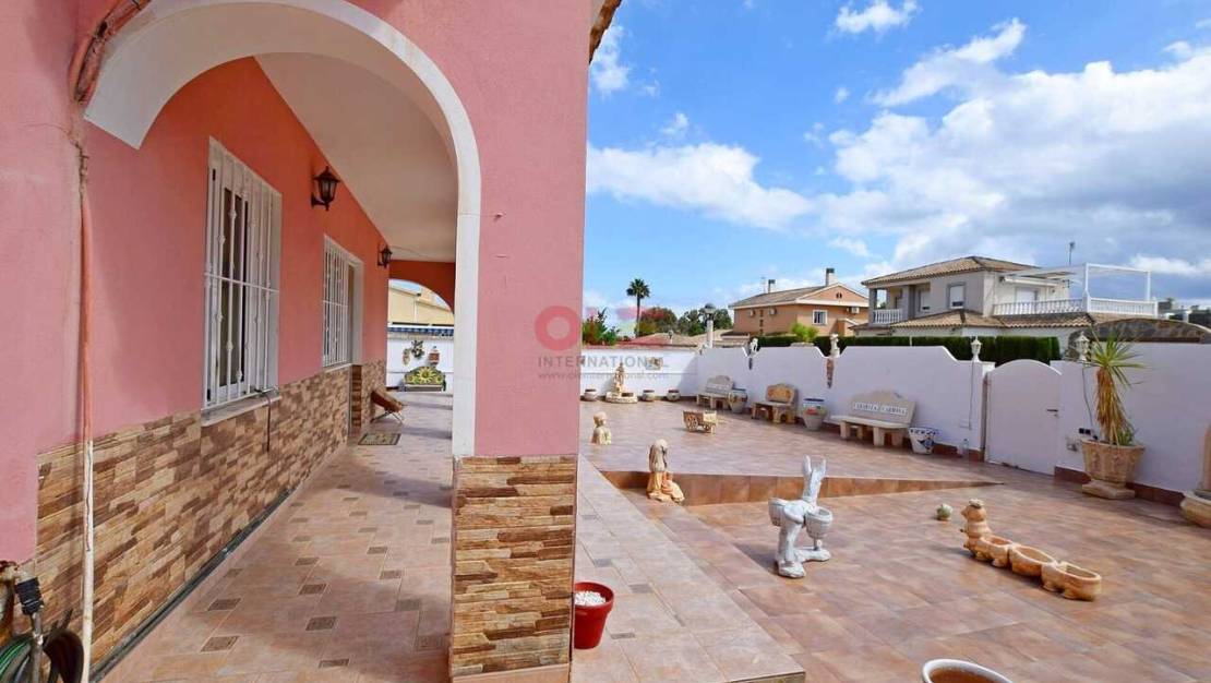 Sale - Villa - Cabo Roig
