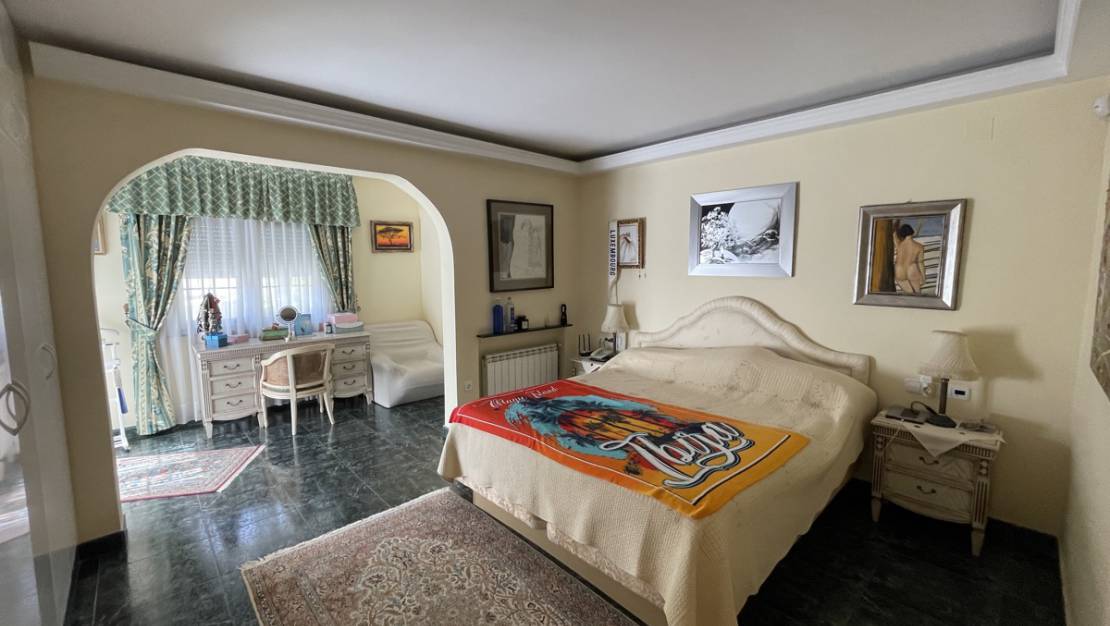 Sale - Villa - Cabo Roig