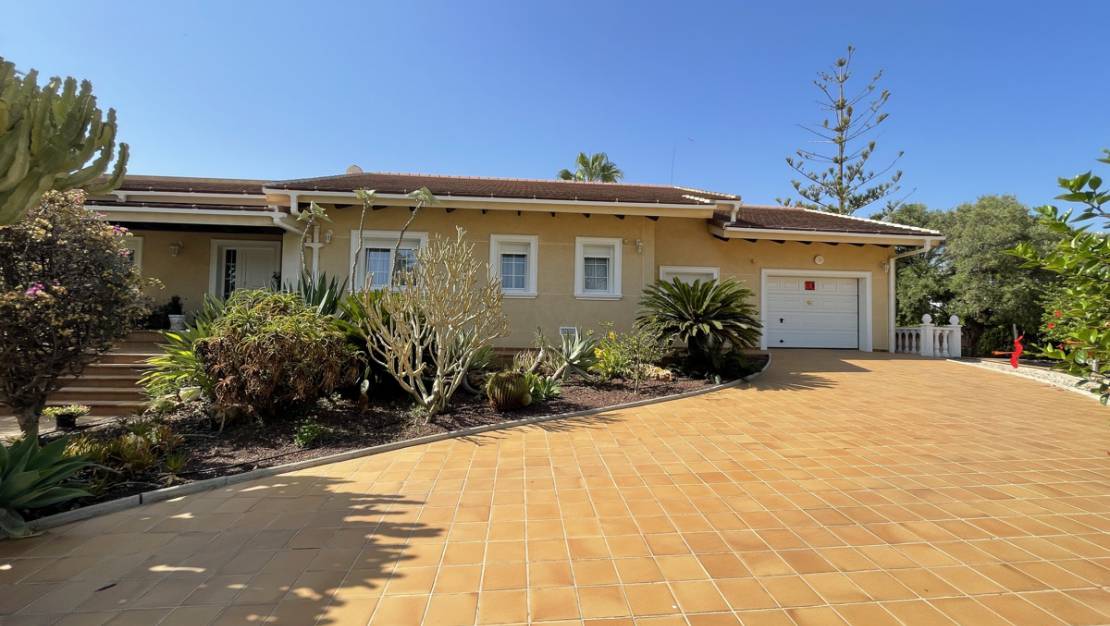 Sale - Villa - Cabo Roig