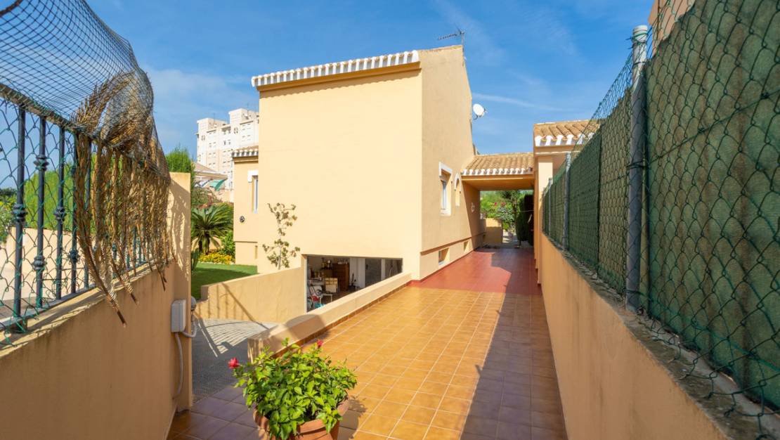 Sale - Villa - Cartagena - Playa Honda