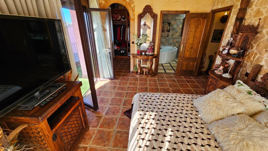 Sale - Villa - Daya Nueva - Daya Nueva Centro