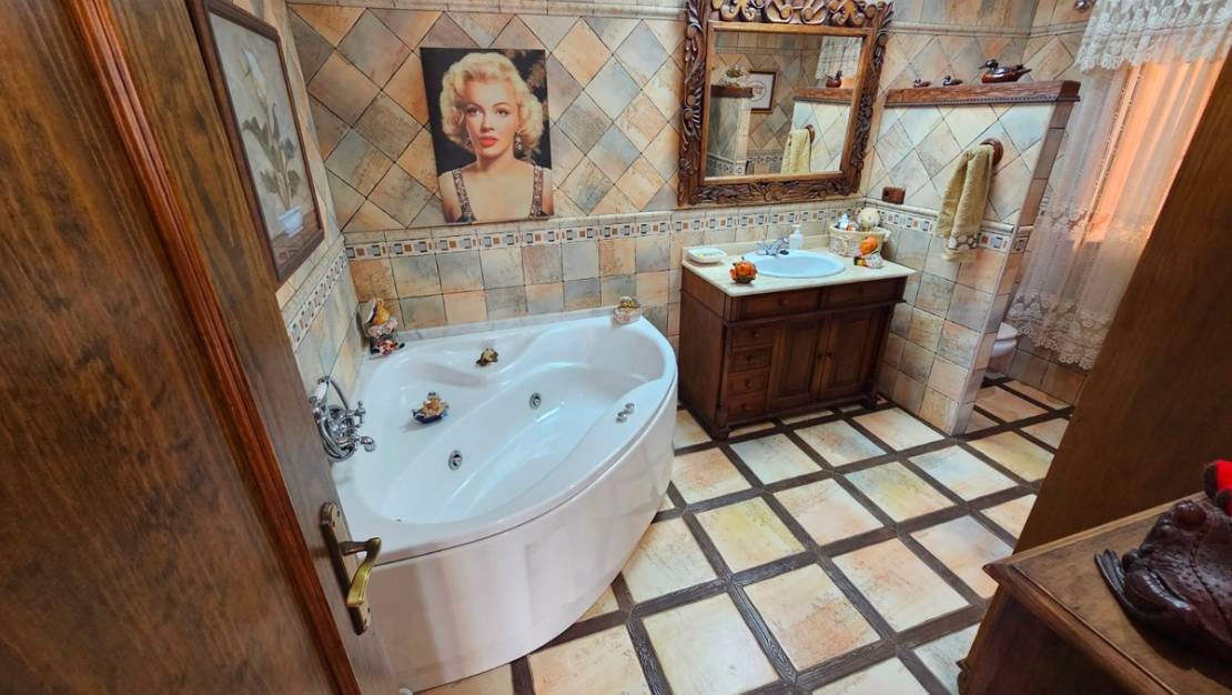 Sale - Villa - Daya Nueva - Daya Nueva Centro