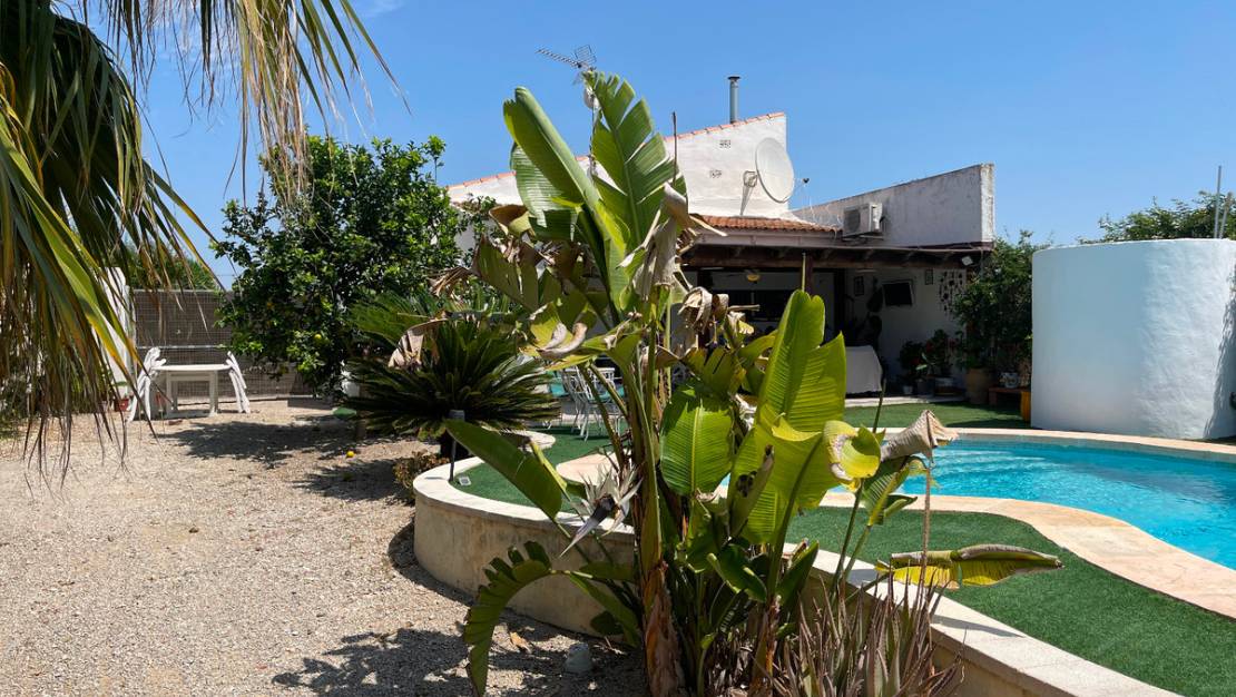 Sale - Villa - Daya Nueva - Daya Nueva Centro