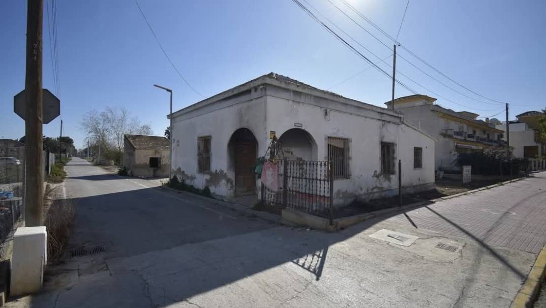 Sale - Villa - Daya Nueva - Daya Nueva Centro