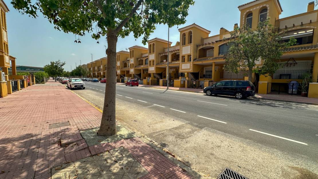 Sale - Villa - Daya Nueva - Daya Nueva Centro