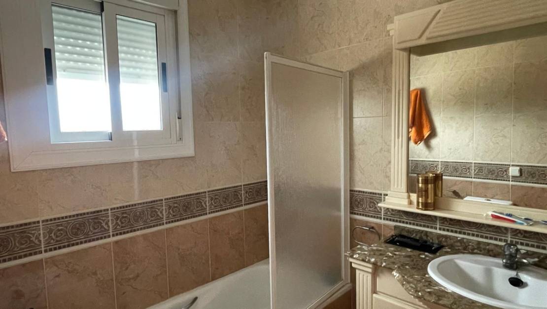 Sale - Villa - Daya Vieja - Daya Vieja Centro