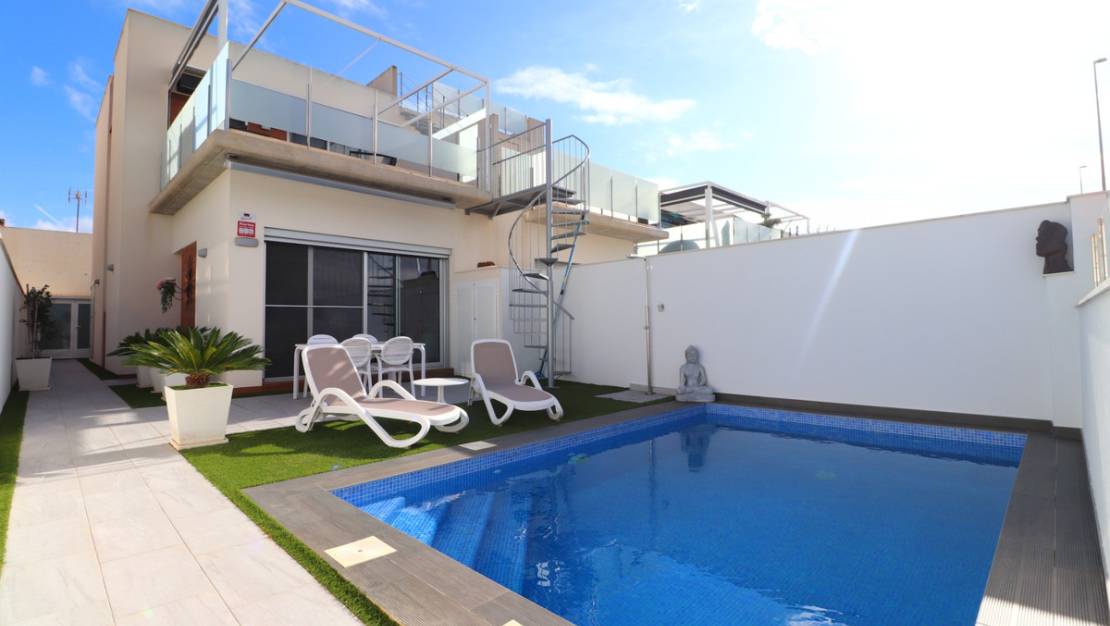 Sale - Villa - Daya Vieja - Daya Vieja Centro