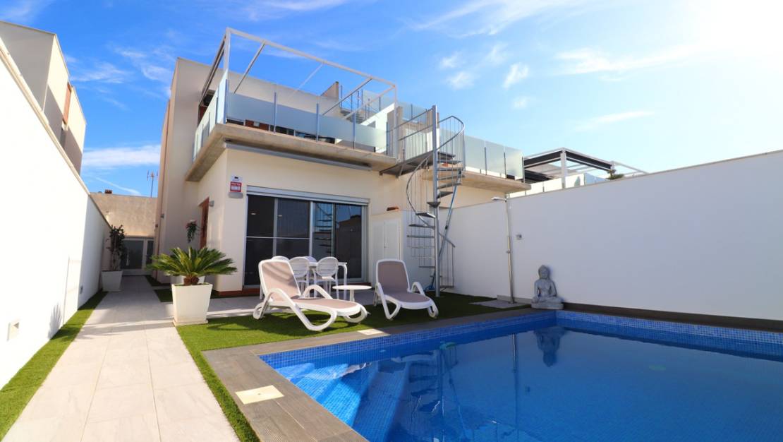 Sale - Villa - Daya Vieja - Daya Vieja Centro