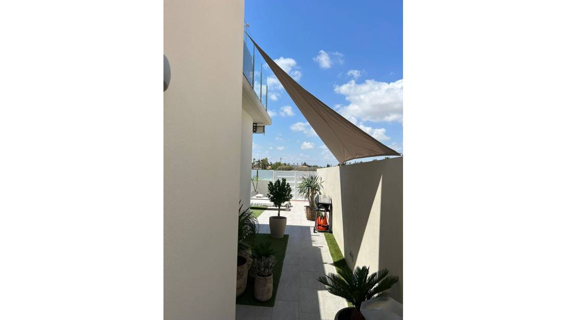 Sale - Villa - Daya Vieja - Daya Vieja Centro