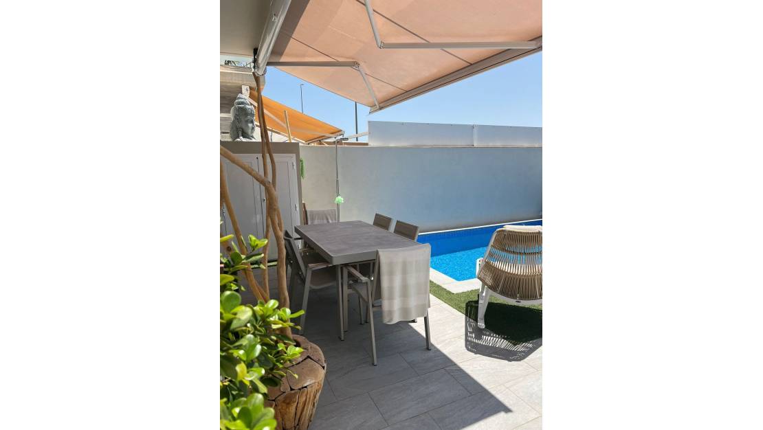 Sale - Villa - Daya Vieja - Daya Vieja Centro