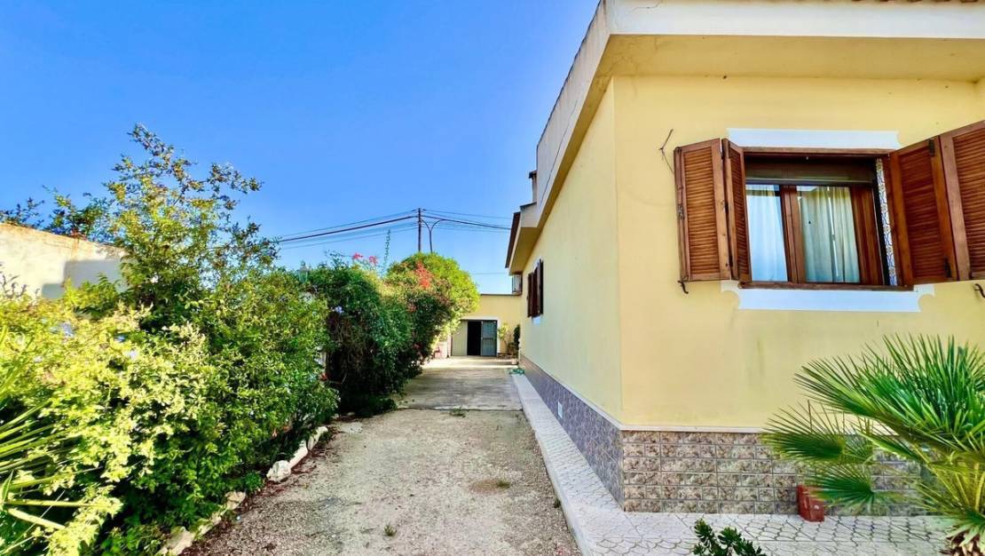 Sale - Villa - Daya Vieja