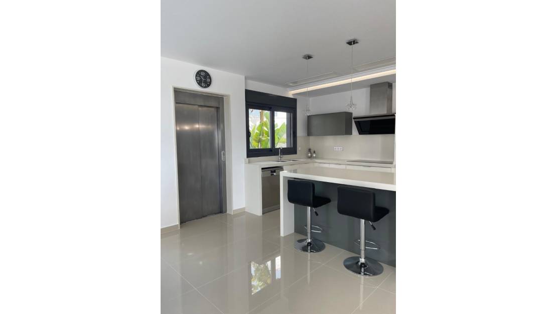 Sale - Villa de Lujo - San Miguel de Salinas - La Cañada
