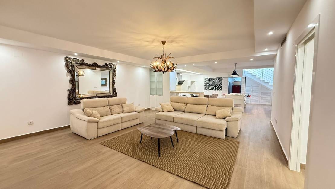 Sale - Villa de Lujo - San Miguel de Salinas - La Cañada