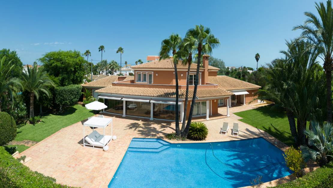 Sale - Villa - Denia - Denia Centro