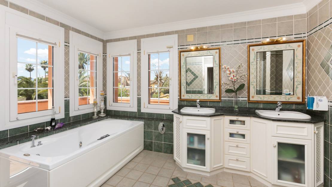 Sale - Villa - Denia - Denia Centro