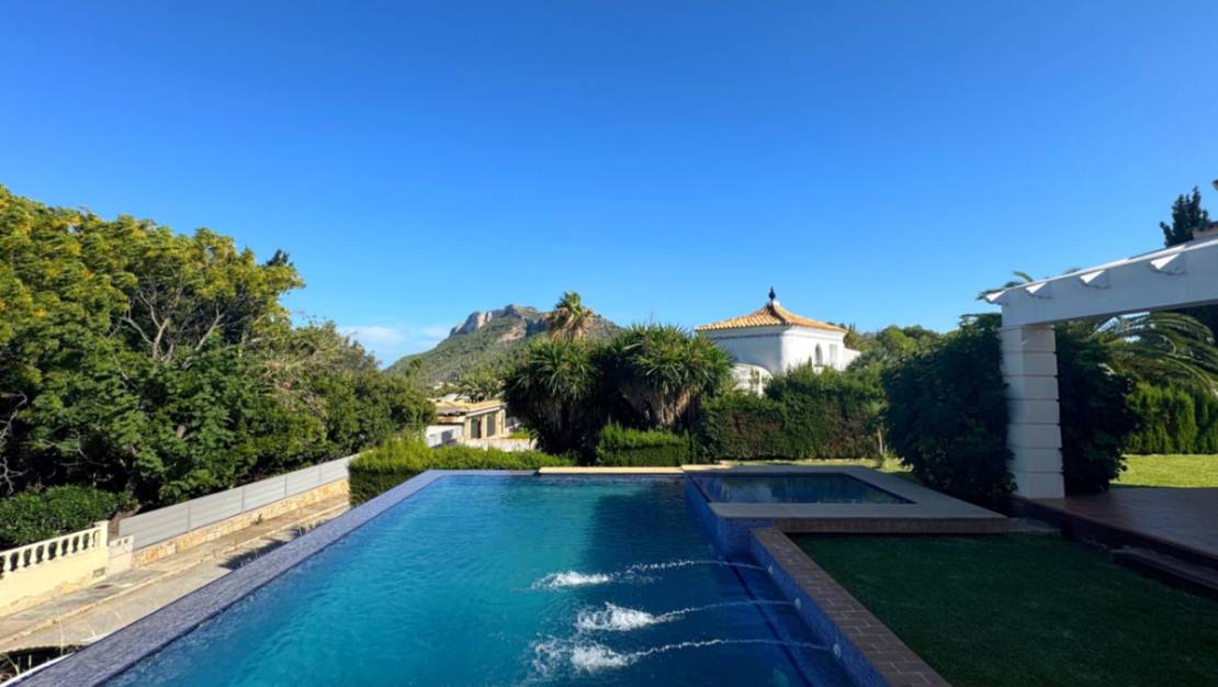 Sale - Villa - Denia - Denia Centro