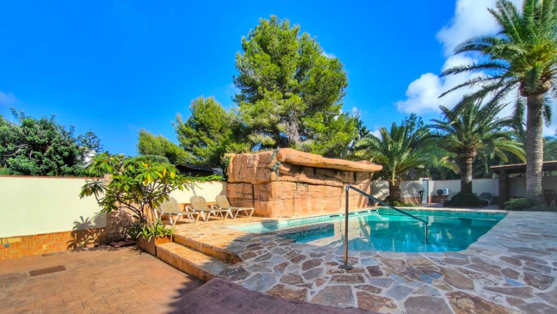 Sale - Villa - Denia - Denia Centro