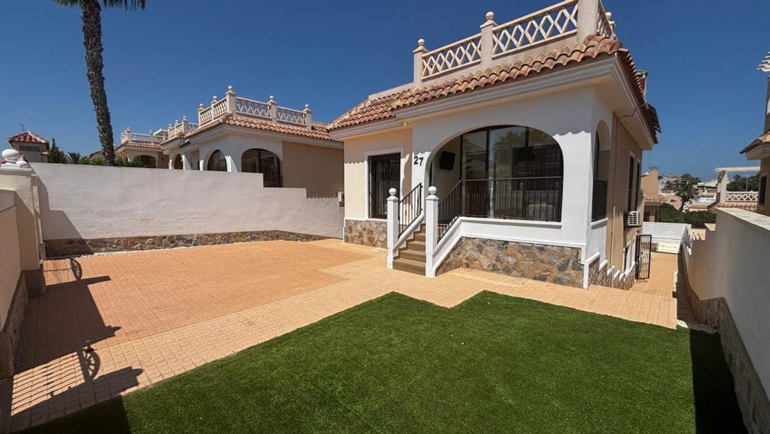 Sale - Villa / Detached - Ciudad Quesada