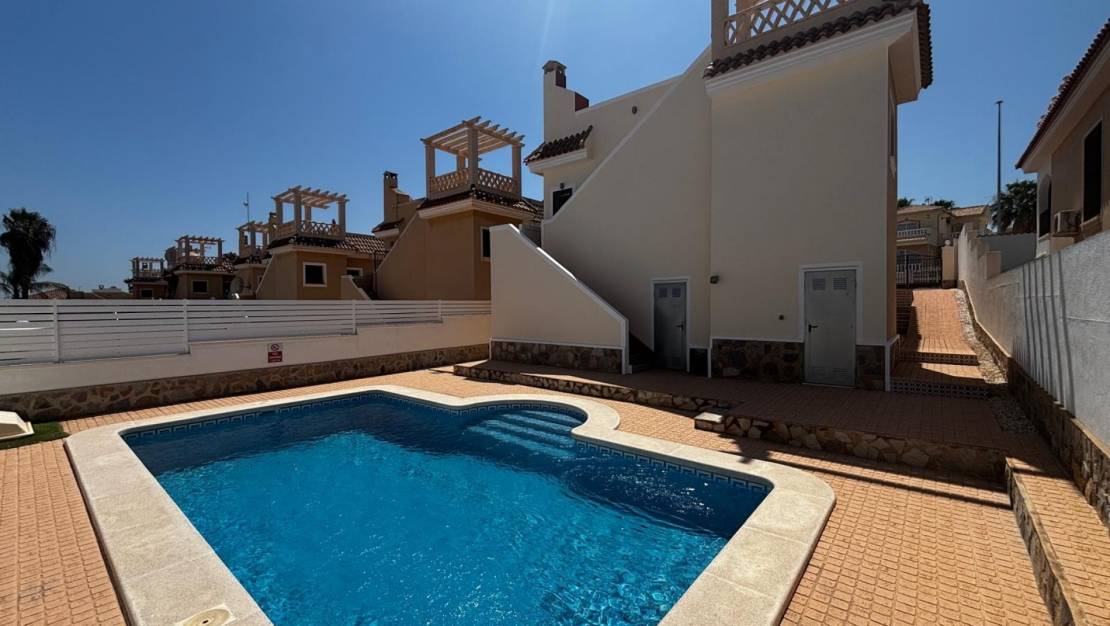 Sale - Villa / Detached - Ciudad Quesada