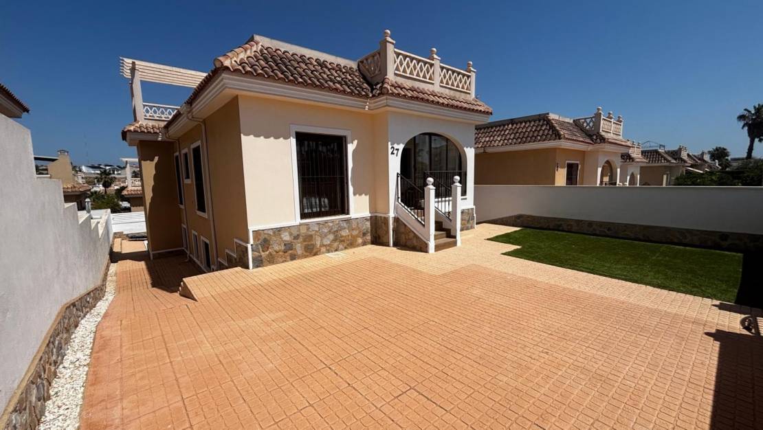Sale - Villa / Detached - Ciudad Quesada