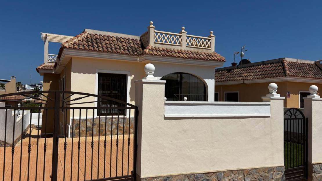 Sale - Villa / Detached - Ciudad Quesada