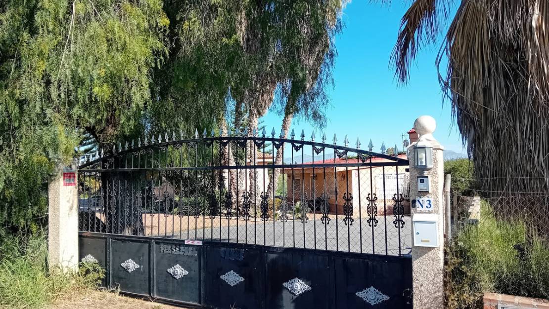 Sale - Villa - Dolores - Dolores Centro