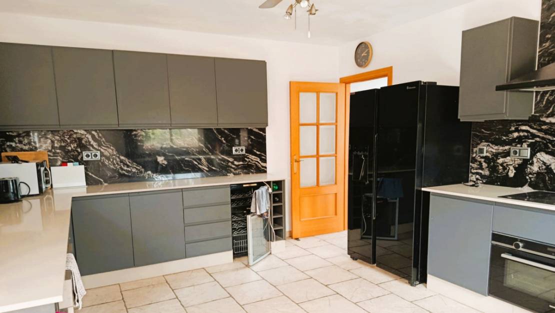 Sale - Villa - Elda - Elda Centro