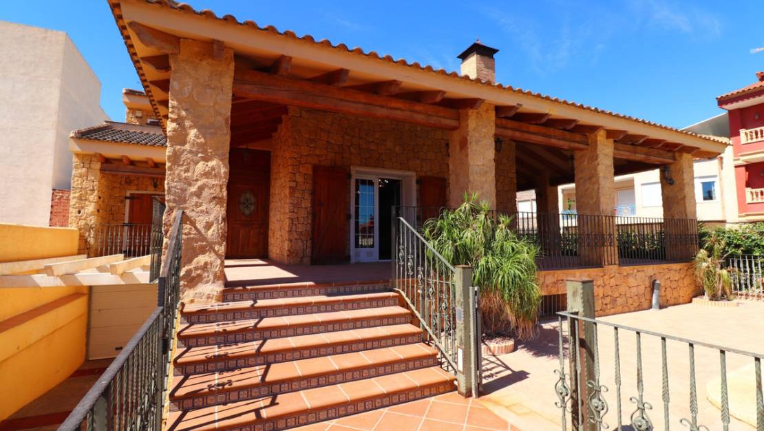 Sale - Villa - Formentera del Segura - Los Palacios
