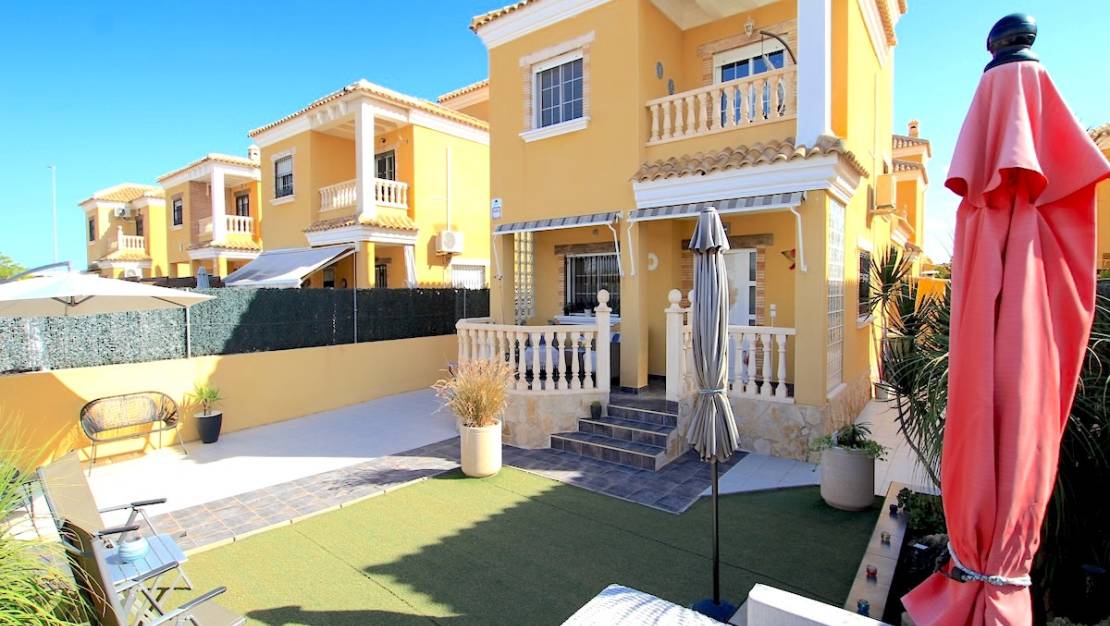 Sale - Villa - Guardamar del Segura - Guardamar del Segura Centro