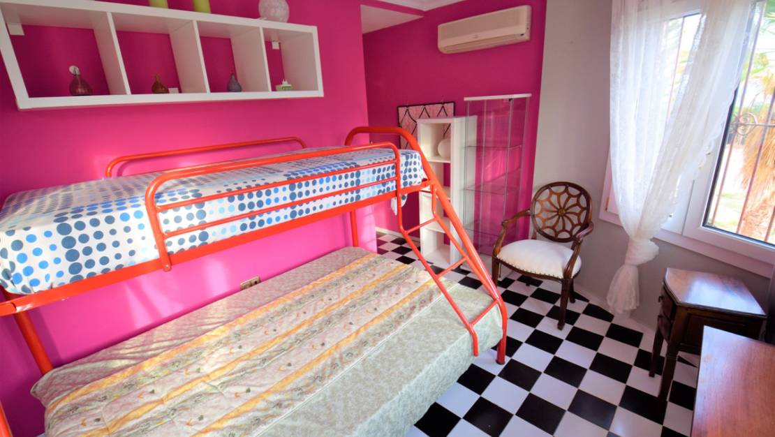 Sale - Villa - Guardamar del Segura - Guardamar del Segura Centro